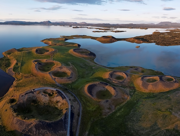 %c2%a9africa2008st shutterstock lake myvatn